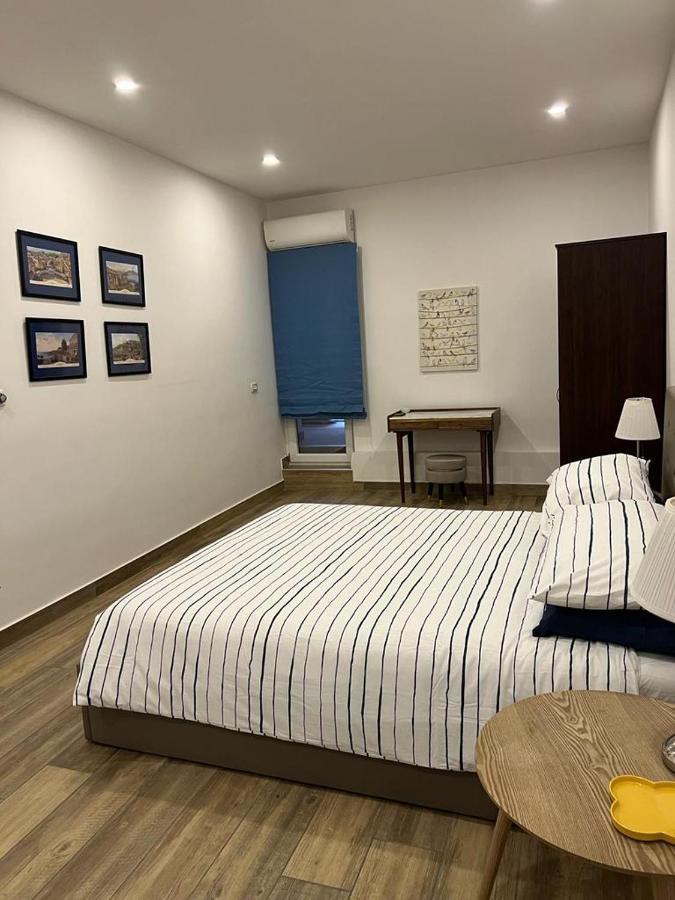 Appartamento Casa Gaia A Due Passi Dal Duomo Napoli Esterno foto