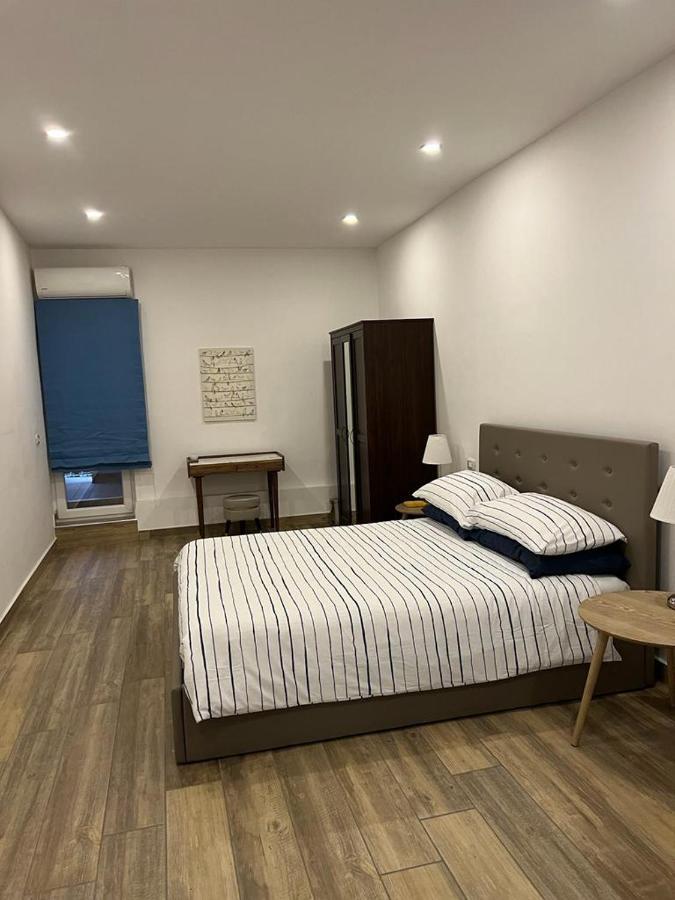 Appartamento Casa Gaia A Due Passi Dal Duomo Napoli Esterno foto